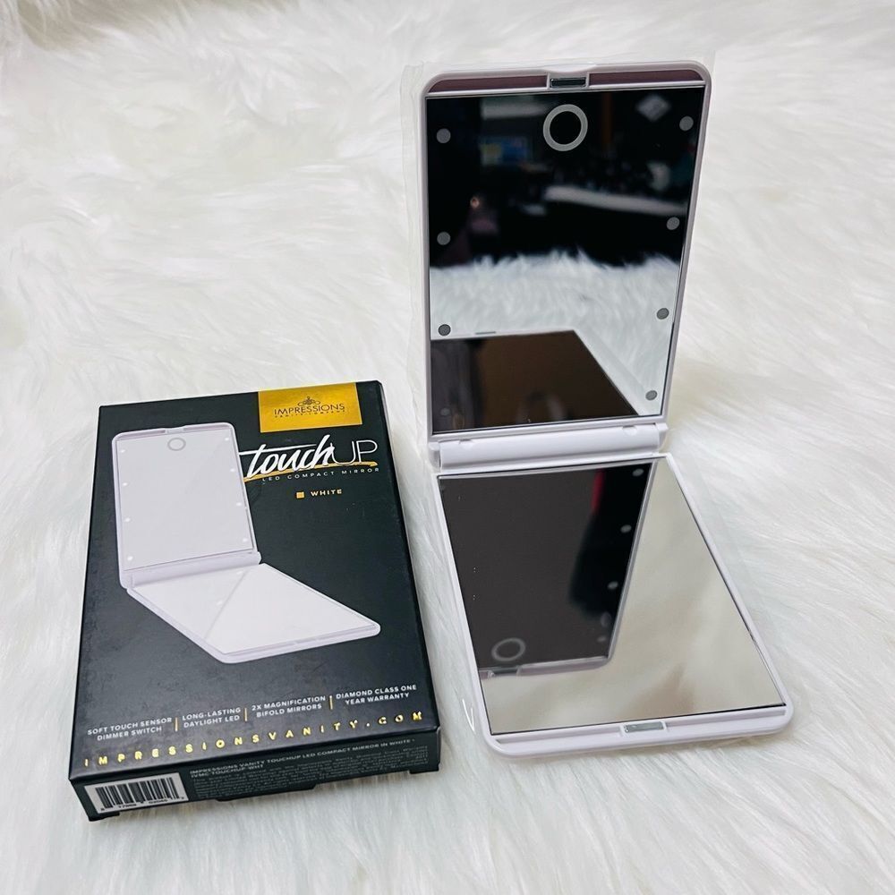 TouchUp Dimmable LED Compact Mirror